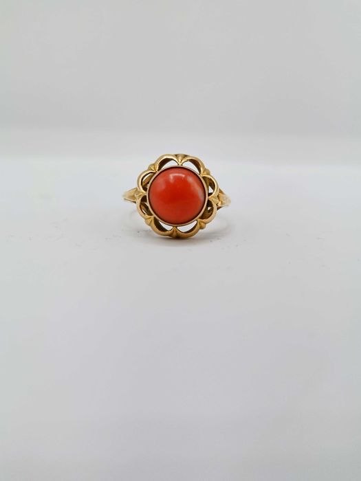 Złoty pierścionek z koralem IMAGO ARTIS