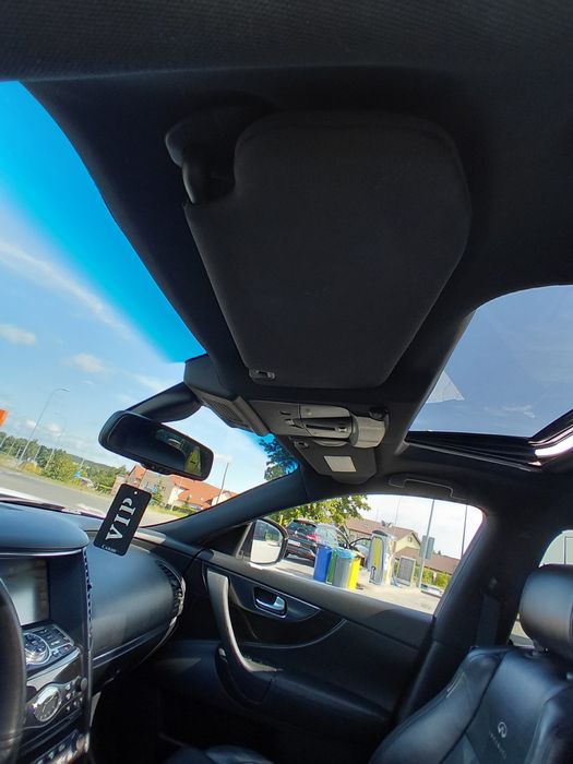 INFINITI FX30 D SPORT PREMIUM przebieg 185 tys