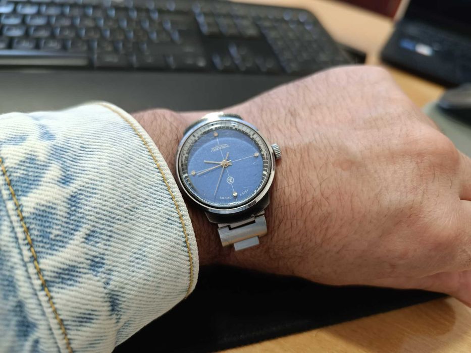 Годинник наручний Ракета - вінтаж СРСР з 90-х механізм 2609.НА