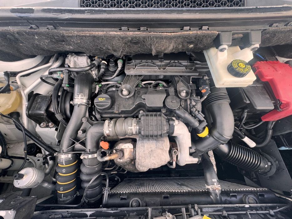 Citroen berlingo 3 lugares longa, barras de tejadilho e bola de reboqu