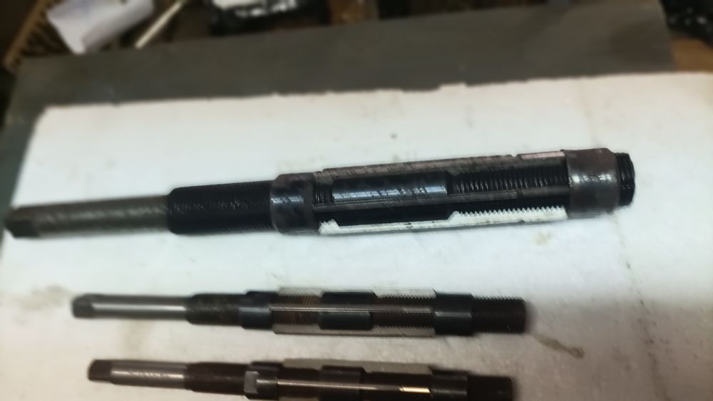 Rozwiertaki nastawne ręczne