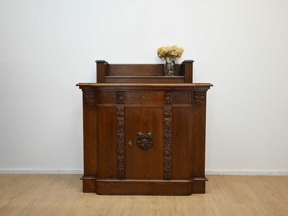 dębowa komoda z około 1920 roku 121807