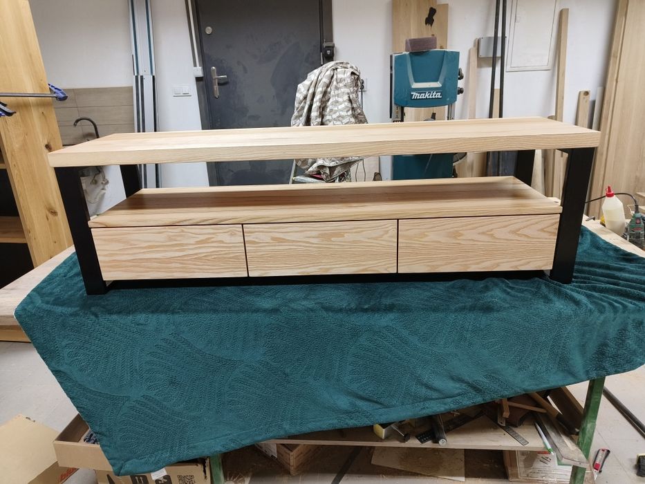 Szafka RTV lity Jesion. 160 cm.