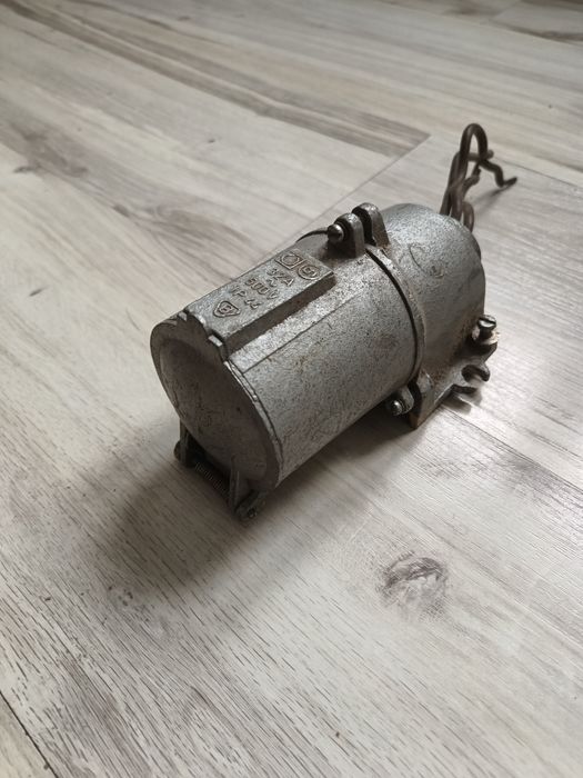 Gniazdo siłowe metalowe 32 A 500V