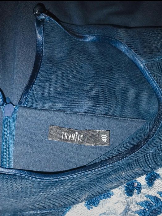 Midi, elegancka sukienka z siateczką. Karnawał