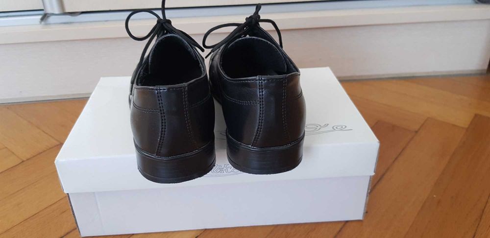 Eleganckie buty czarne dla chłopca rozm. 36- KOMUNIA, JAK NOWE!
