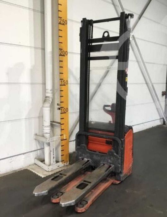 STACKER LINDE 1.400 KG