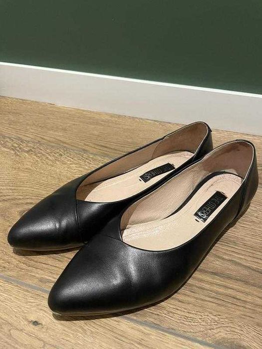 Витончені шкіряні балетки бренду The Others