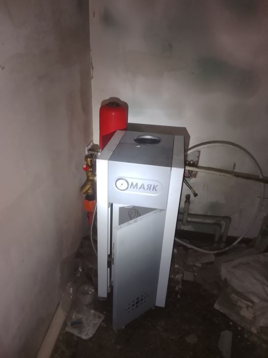 Продам газовую колонку Маяк АОГВ -10Кс