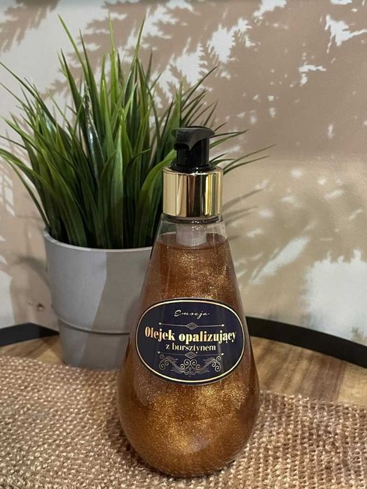 Olejek opalizujący z ekstraktem z bursztynu. Zapach: SiAmber