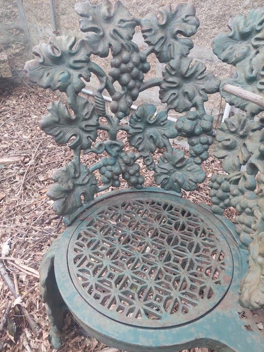 Banco de jardim em ferro - Namoradeira