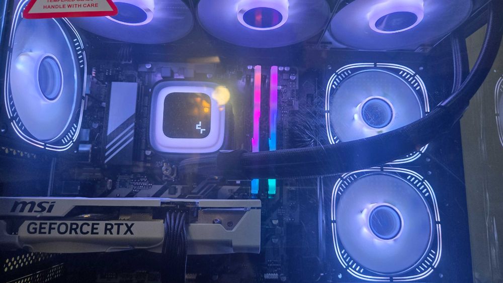 PC GAMING X3D com Ryzen 7 7800x3d com 32Gb Ram DDR5 e RTX 5060 / 1TB