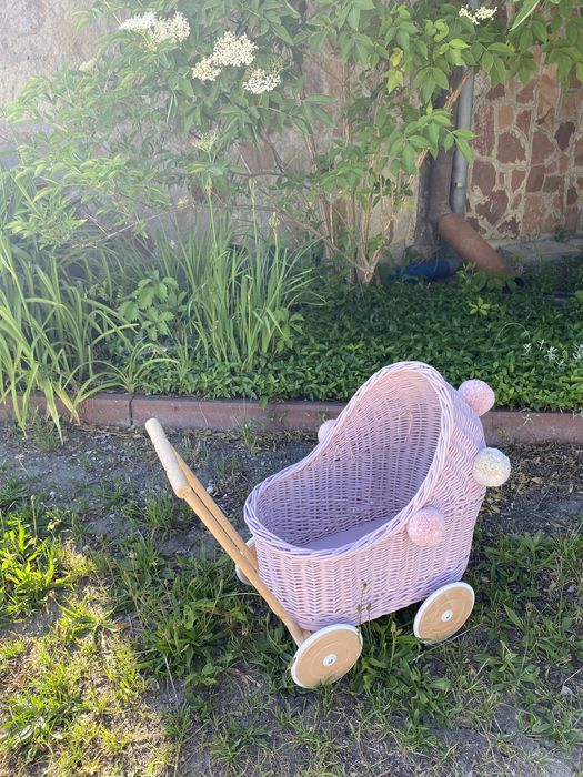 Wózek wiklinowy różowy nowy