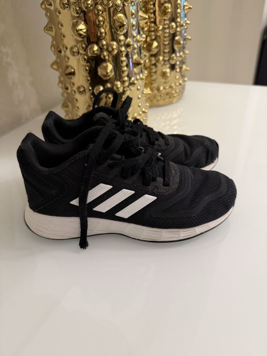 Sapatilhas 31 ténis adidas em muito bom estado Unissexo