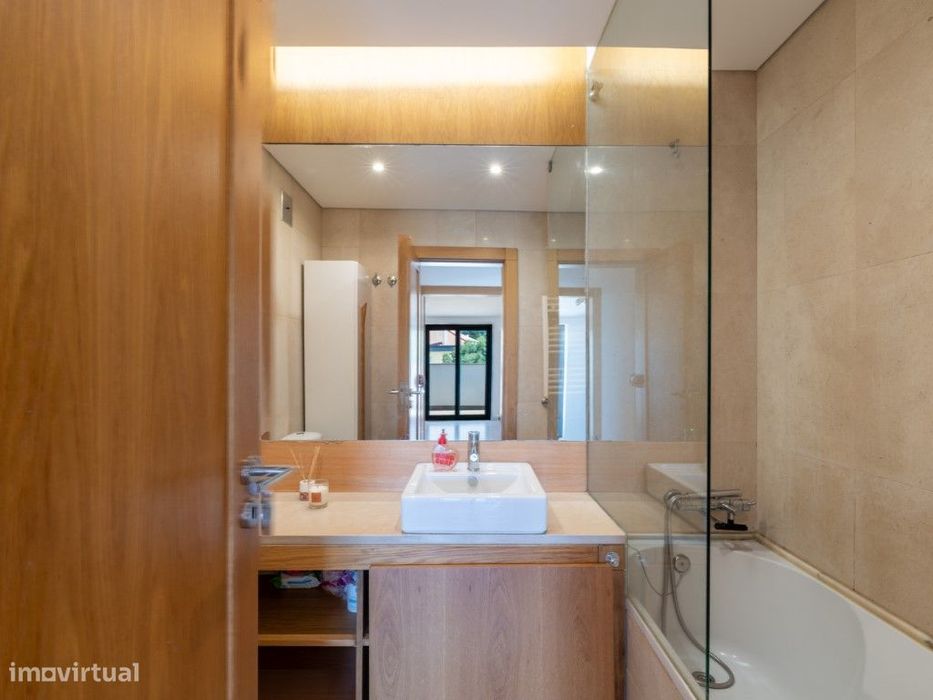 Apartamento T1+2 para arrendamento sem móveis, em condomínio privad...