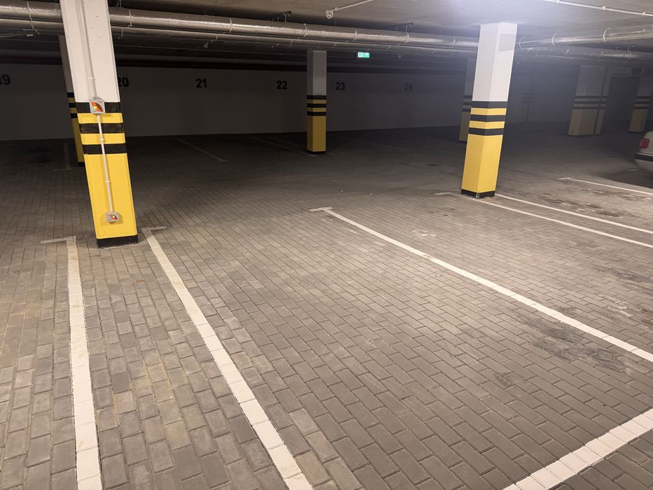 Do wynajecia miejsce postojowe Osiedle Architektów ul. Solidarności 1