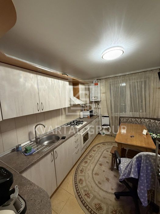 ПРОДАЖ З кімнатна квартира в центрі міста З ремонтом