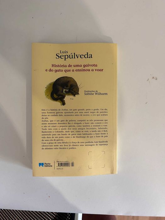 Livro: Historia de uma gaivota e do gato que a ensinou a voar