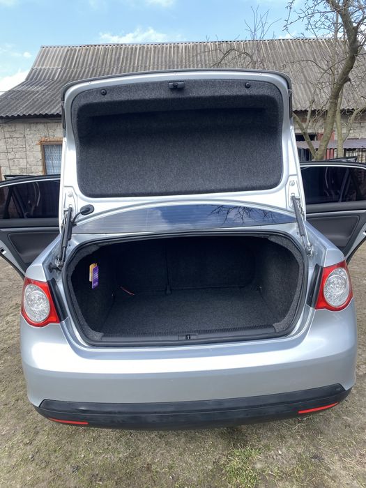 Wolkswagen jetta 2006 1,9 tdi led оптика, carplay.