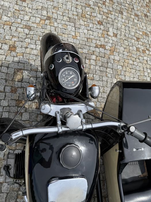 Motocykl Dniepr K-750
