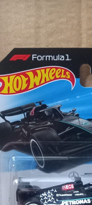 Mercedes-amg petronas formula one team hot wheels