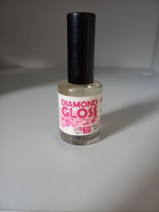 Lakier do paznokci hybrydowych