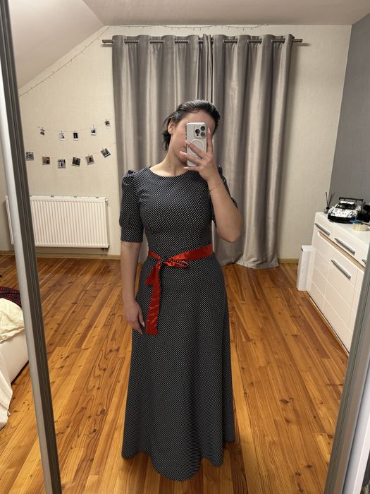 вечірня сукня.