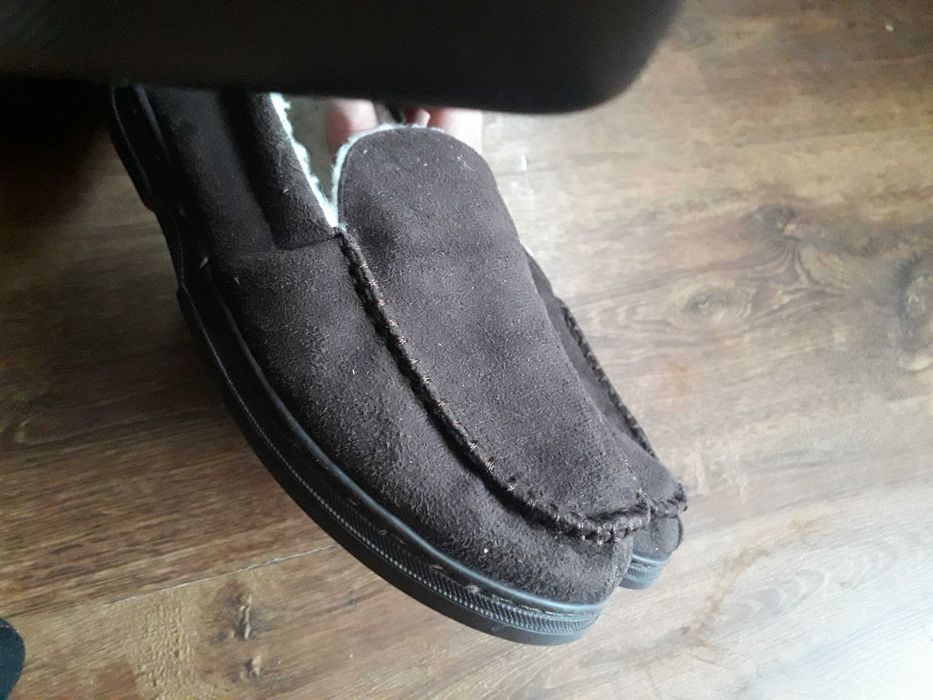 Kapcie z  sztucznego zamszu