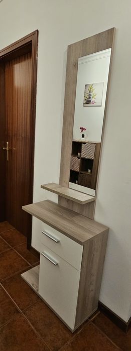 Móvel com espelho para Hall de Entrada novo.