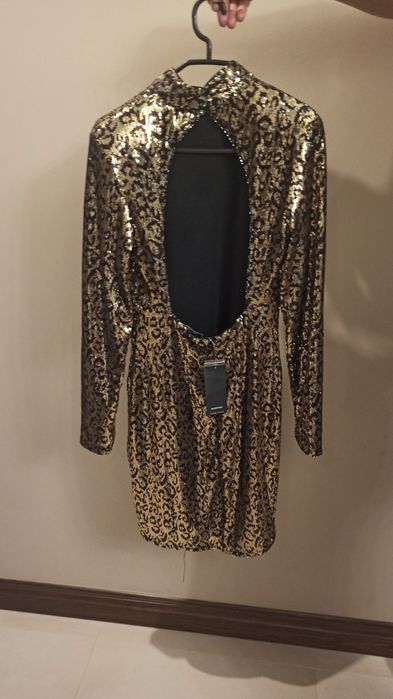 Sukienka cekiny sylwestrowa odkryte plecy nowa Reserved r. L