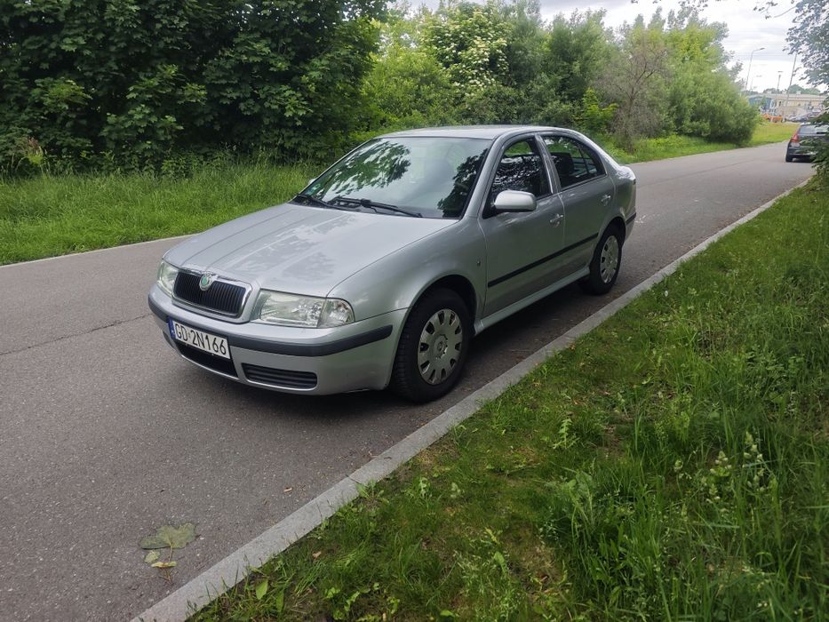 1,6 benzyna/lpg,  dobry samochód