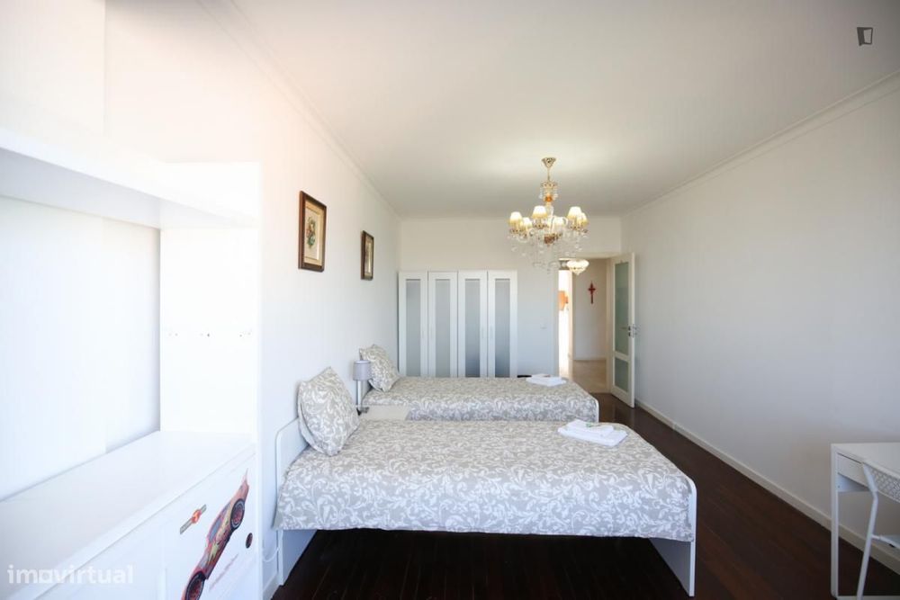 Quarto - localizado em Olaias Lisbon