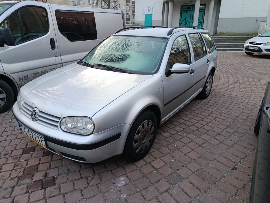 W dobrym stanie  GOLF 4 2002r
