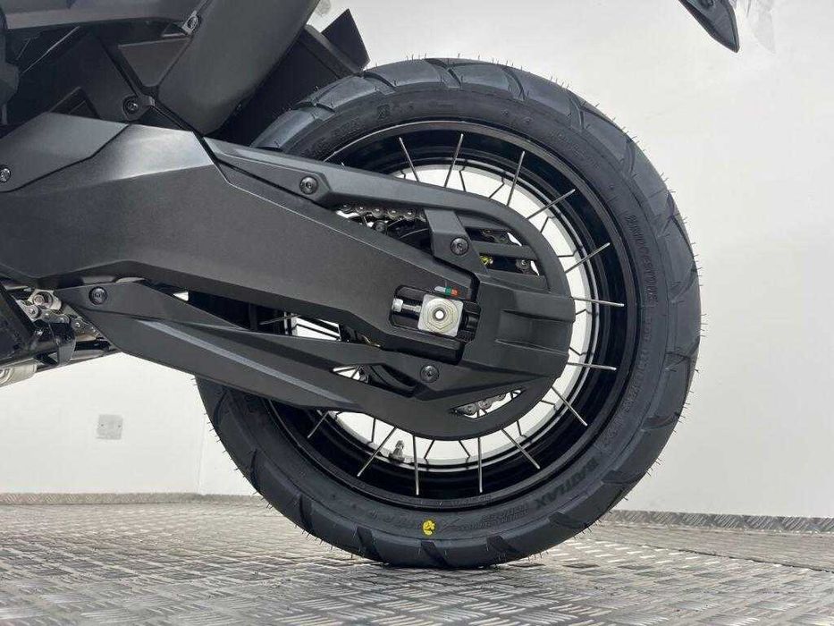 Honda X ADV 750 nunca usada, com 0 km, 1 ano de garantia, 745cc