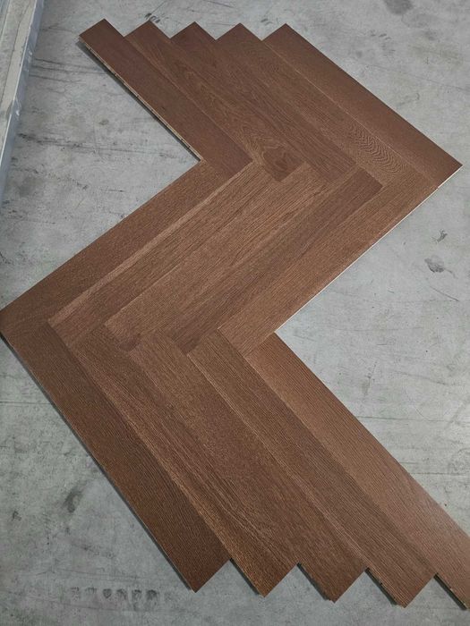 Jodełka klasyczna dąb lakier choco 13x70x490 (warstwa 6mm) 28,5 m2