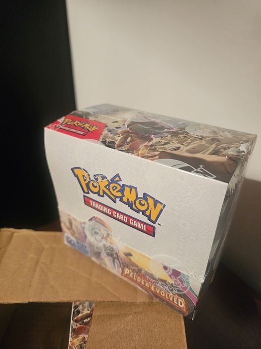 Booster box Paldea Evolved selada