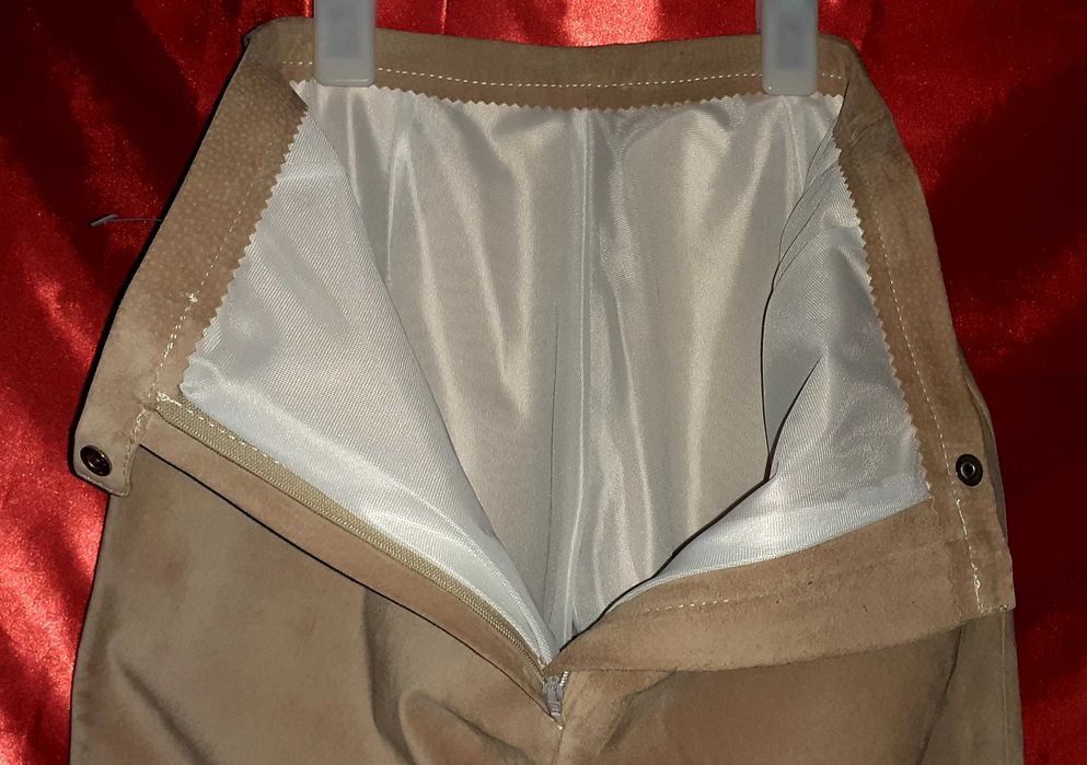 Calças  c/ Franjas em Pele