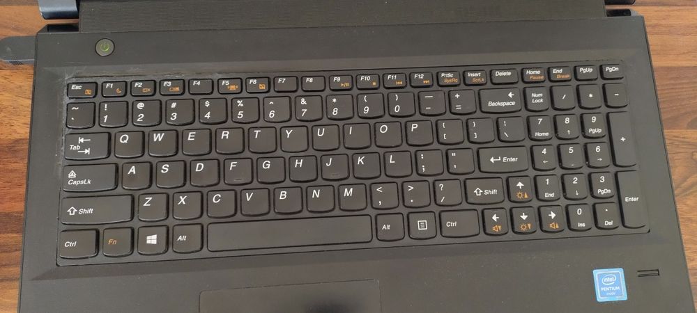 Laptop Lenovo B51-80 i5, 6b ram, dysk SSD 256 Gb