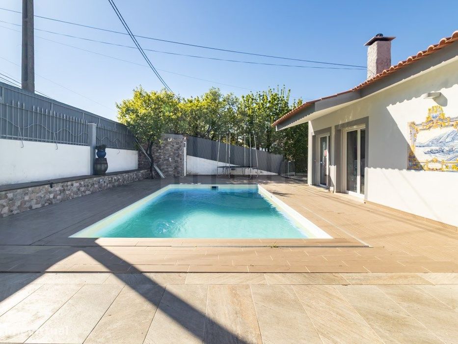 Oportunidade Única em Sesimbra (Castelo) - Moradia T3 com Piscina e...