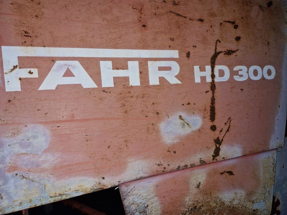 Преспідборщик Fahr HD 300