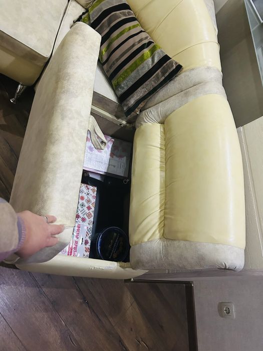 Кухонный уголок-в отличном состояние