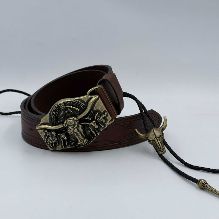 Brązowy pasek z metalową klamrą byk bolo, akcesoria kowboj western