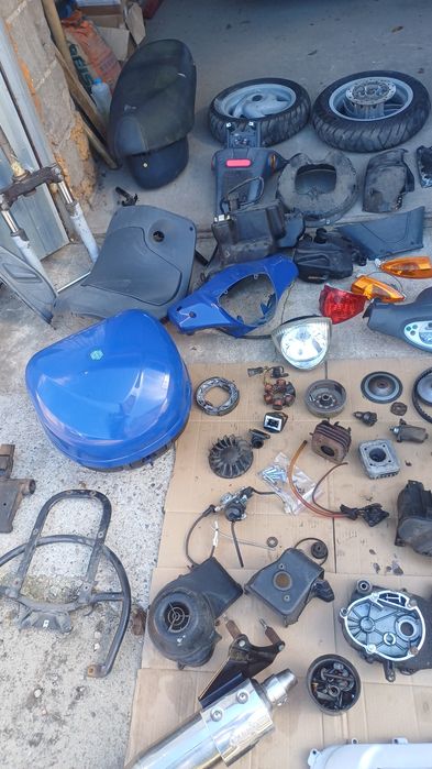 Piaggio FLY 50 części kufer,wydech,lampa,pokrywa,stelaż,wał,błotnik,