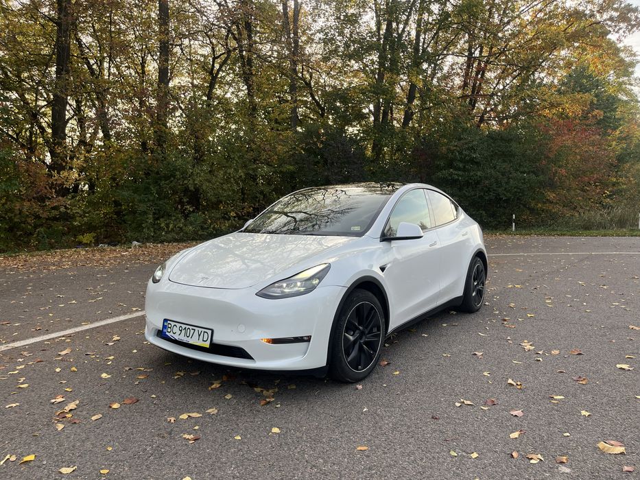 Tesla model Y2021 dual motor long range