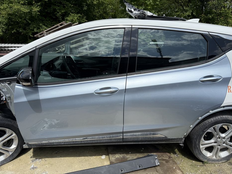 Chevrolet Bolt Шевроле Болт Двері