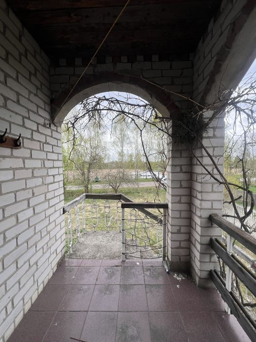 Продаж будинку  з цегли на приватній землі біля ставка