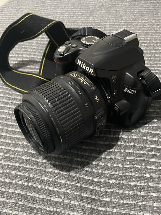 Nikon D3000 DSLR