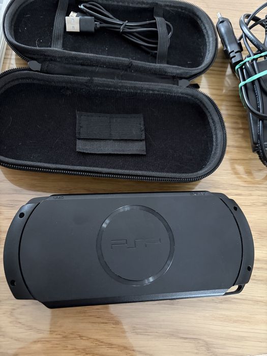 Konsola PSP wersja 1004 z gra fifa 13