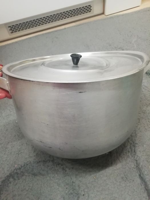 Продам  кастрюлю