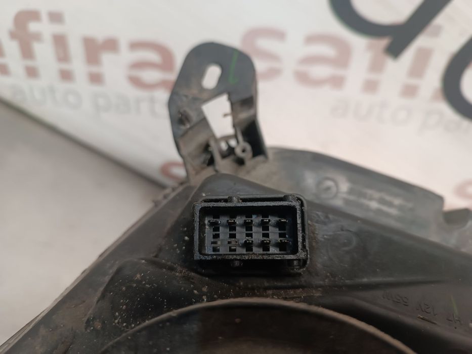 Ótica / Farol Direito OPEL ASTRA H - 084421140R